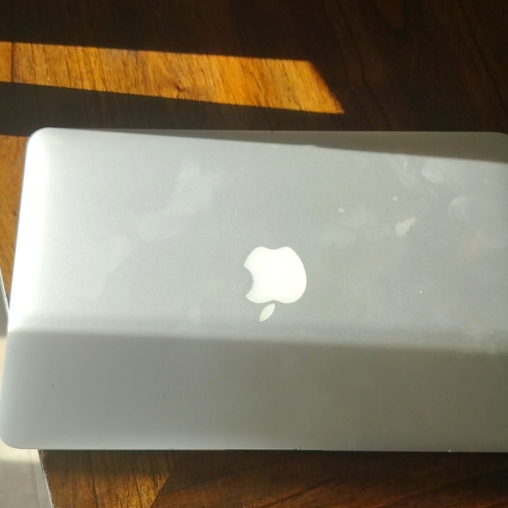 Mac book